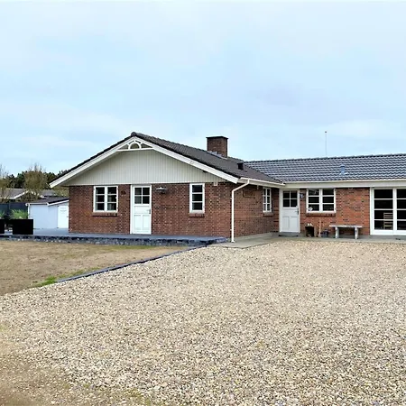 Semesterbostad Svenn - 400m From The Sea By Interhome