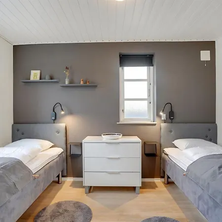 Semesterbostad Svenn - 400m From The Sea By Interhome *