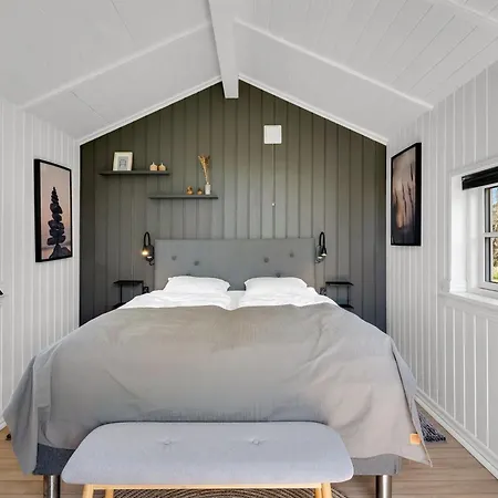 Svenn - 400m From The Sea By Interhome Semesterbostad